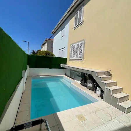 Casa E Piscina Nyaraló Coimbra
