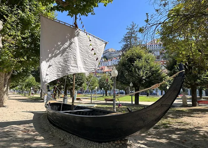 Casa E Piscina * كويمبرا